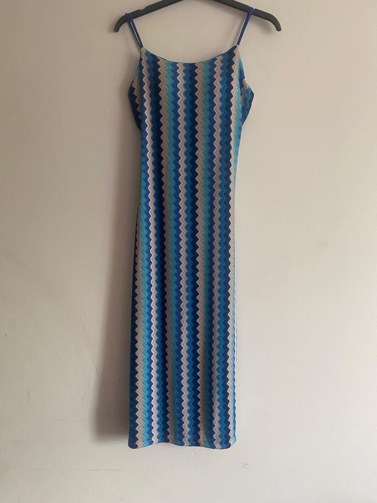 zigzag jurk blauw beige (knie)