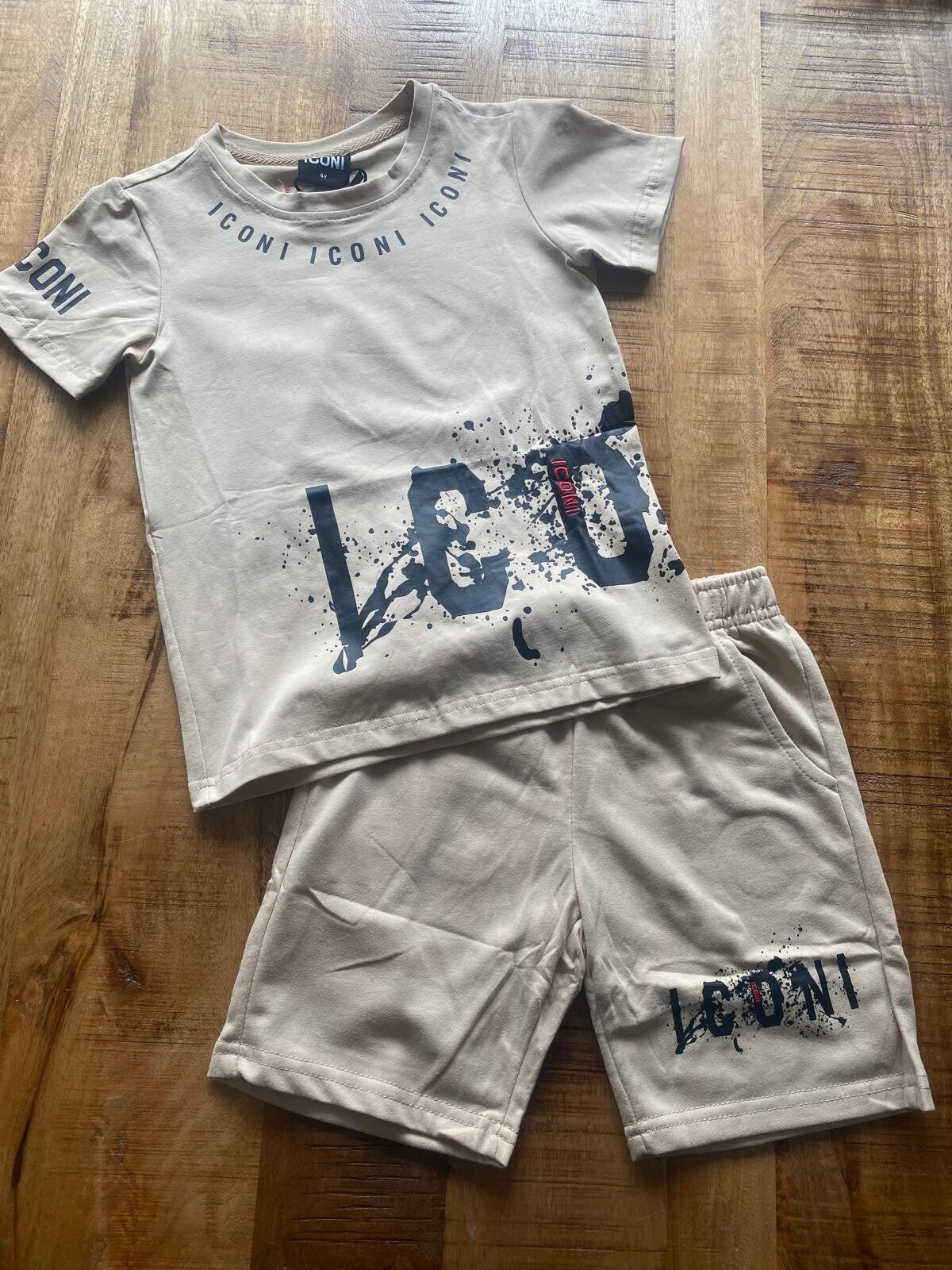 zandkleurige iconi set