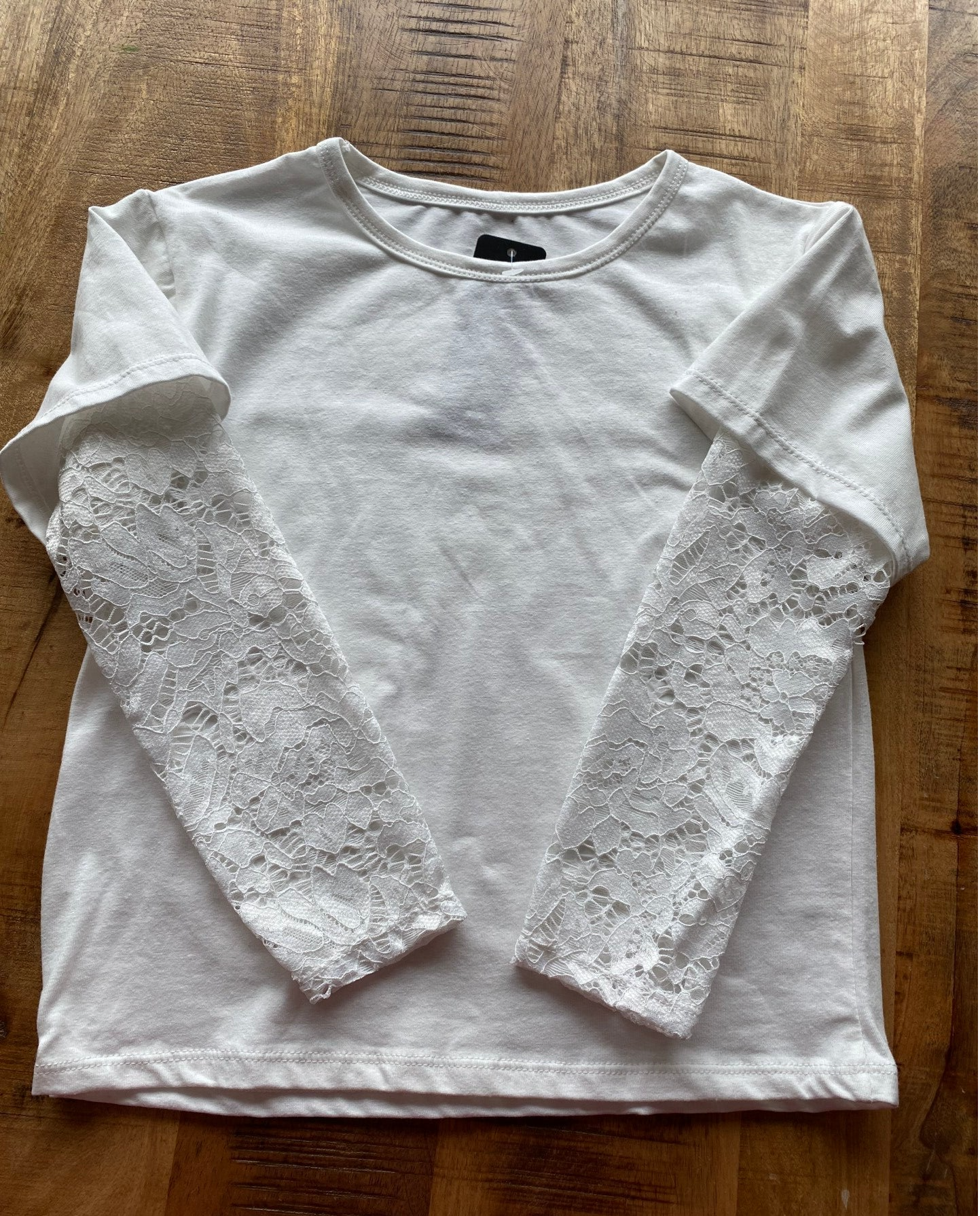 Longsleeve met kanten mouw wit
