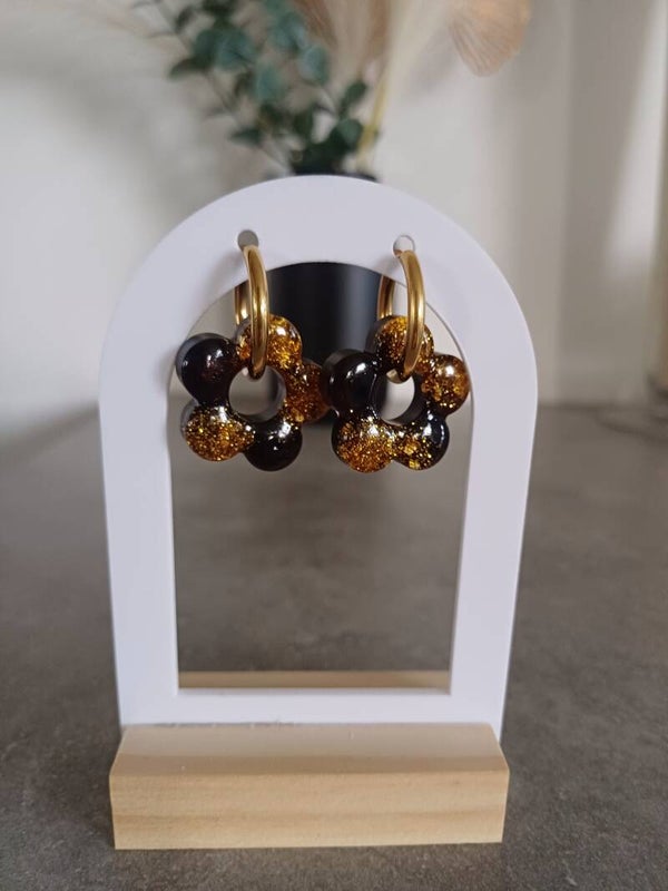 Marron foncé et doré