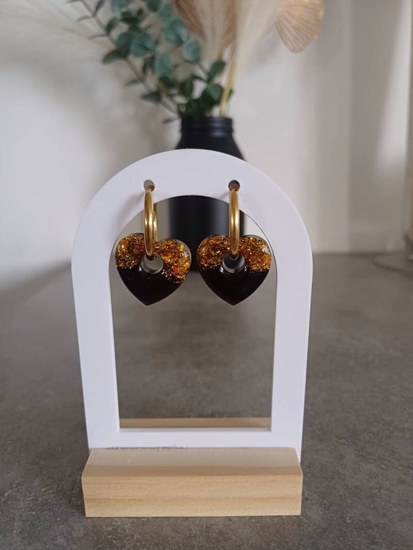 Marron foncé et doré