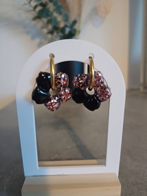 Noires et paillettes roses