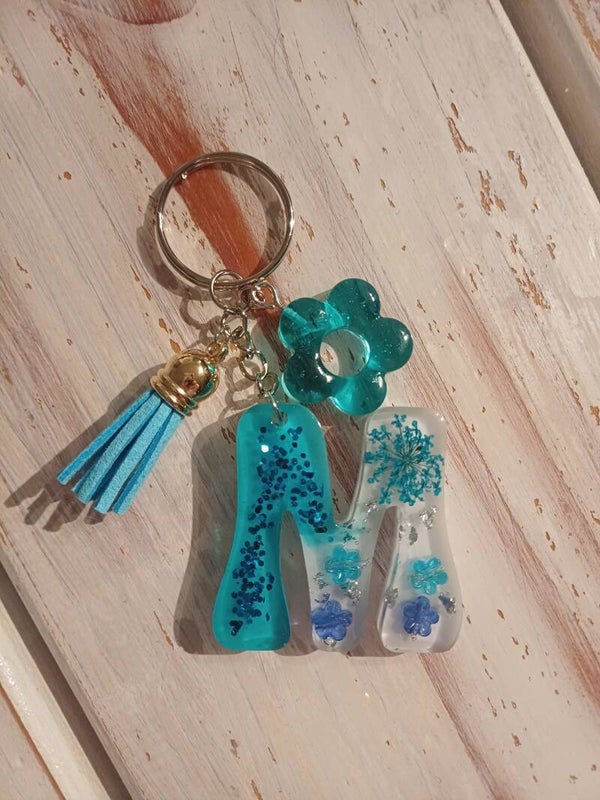 Porte clé lettre M bleu
