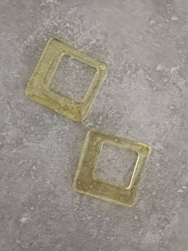 Carrés jaune citron