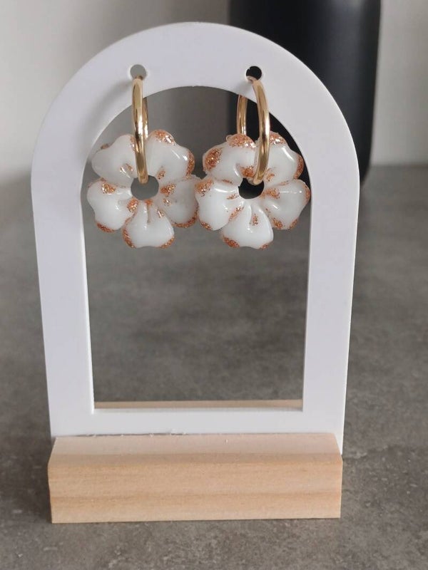 Blanc contours dorés