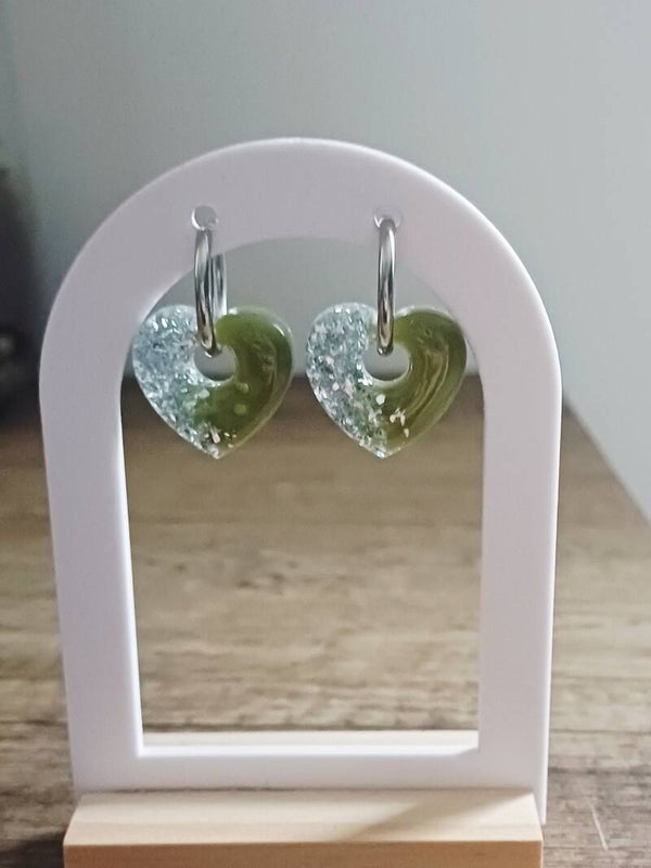 Cœurs verts kaki et argentés