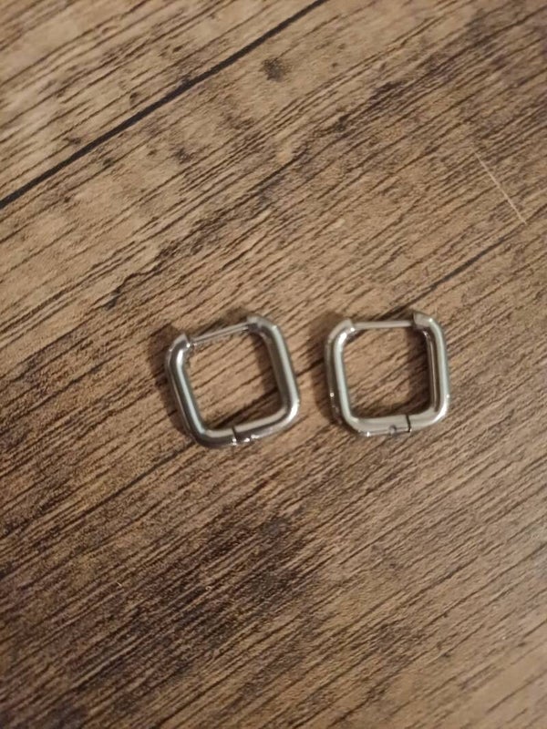 Créoles argentées carrées 1,3cm