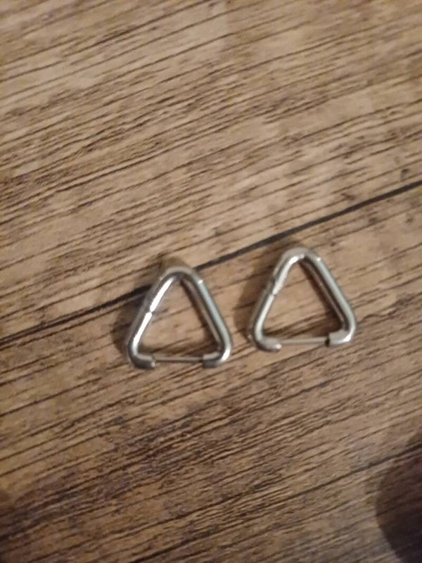 Créoles argentées triangles 1,4cm