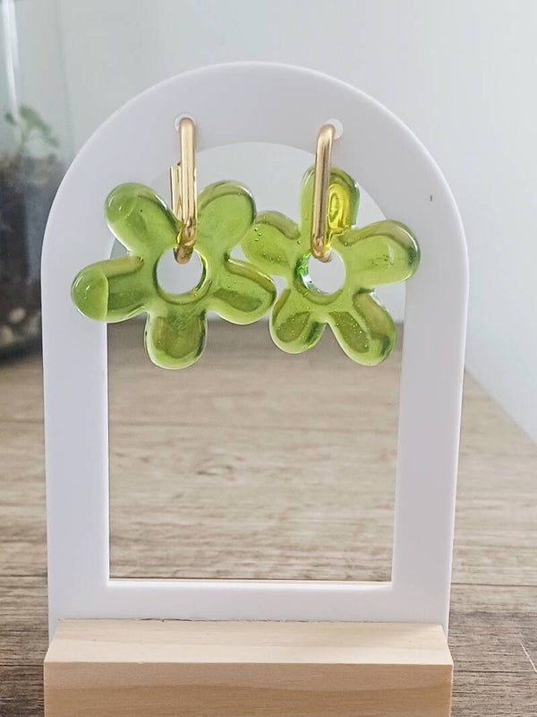 Grandes fleurs vertes olives