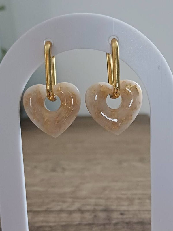 Cœurs beiges avec feuilles d'or