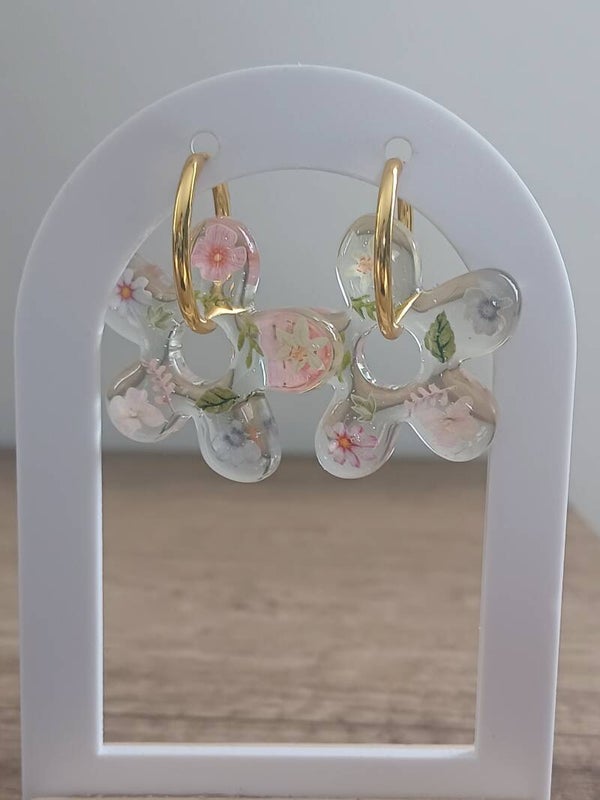 Grandes fleurs avec fleurs en résine intégrées