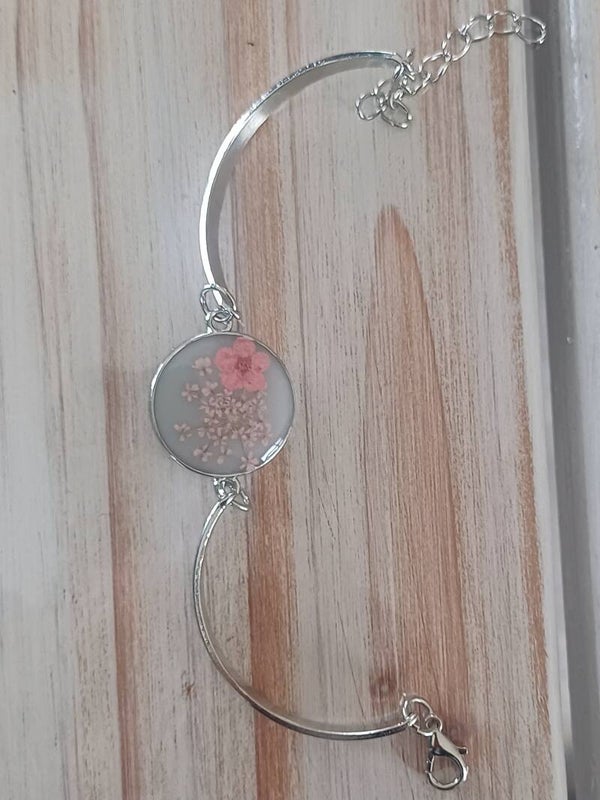 Bracelet argenté fleurs roses