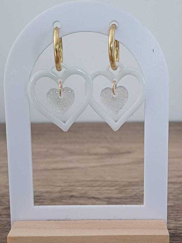 Double coeur blanc et paillettes blanches
