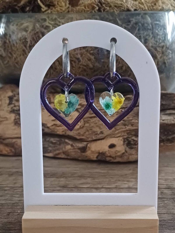 Double cœur violet et fleurs séchées