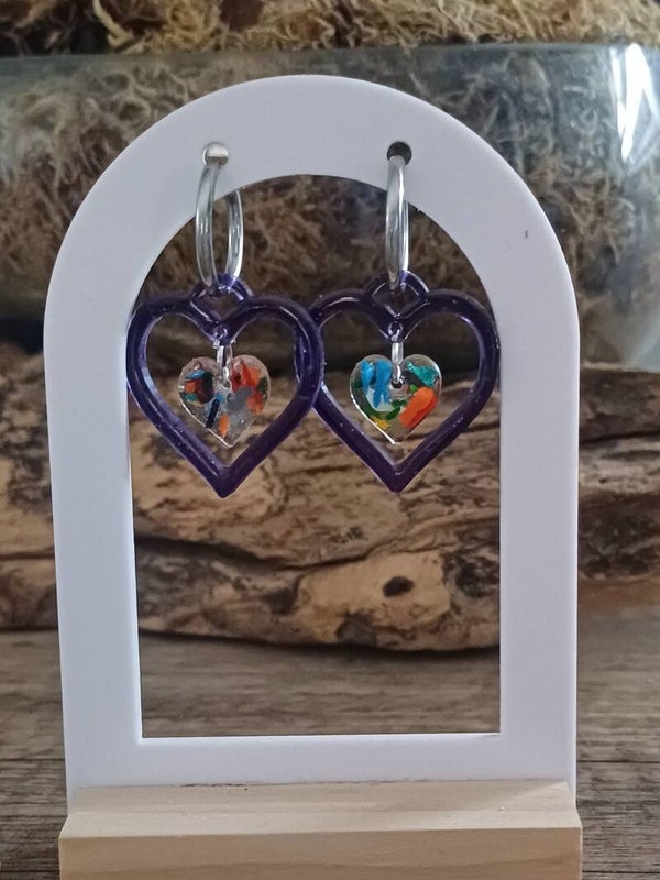 Double cœur violet et multicolores
