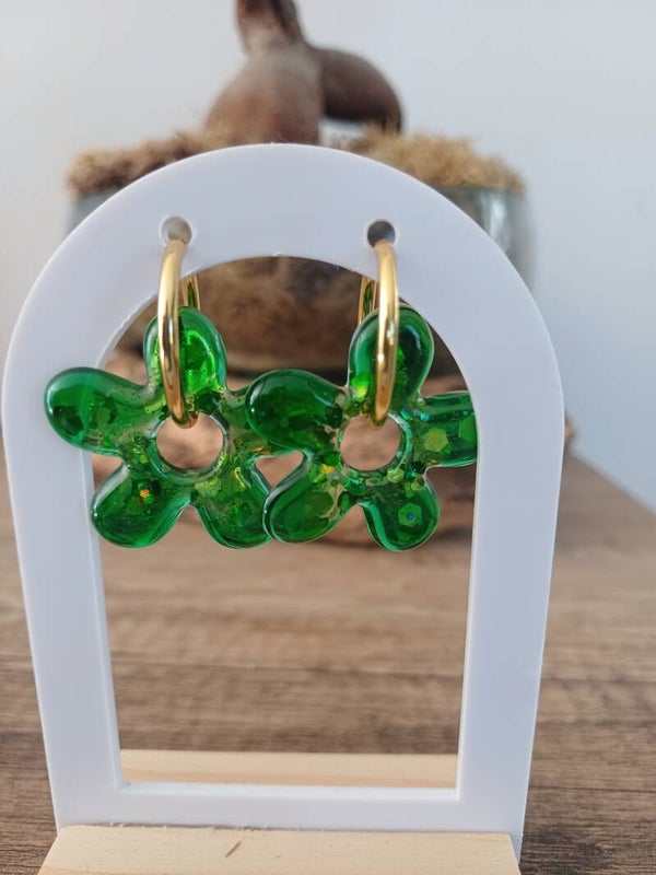 Grandes fleurs vertes et paillettes