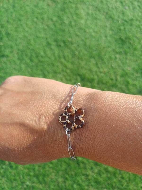 Bracelet argenté avec fleur léopard