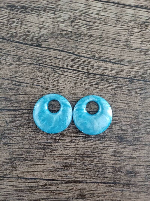 Rondes bleues irisées