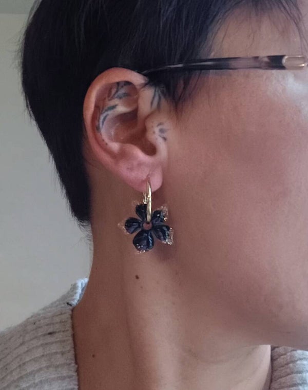 Floréa noires et paillettes dorées