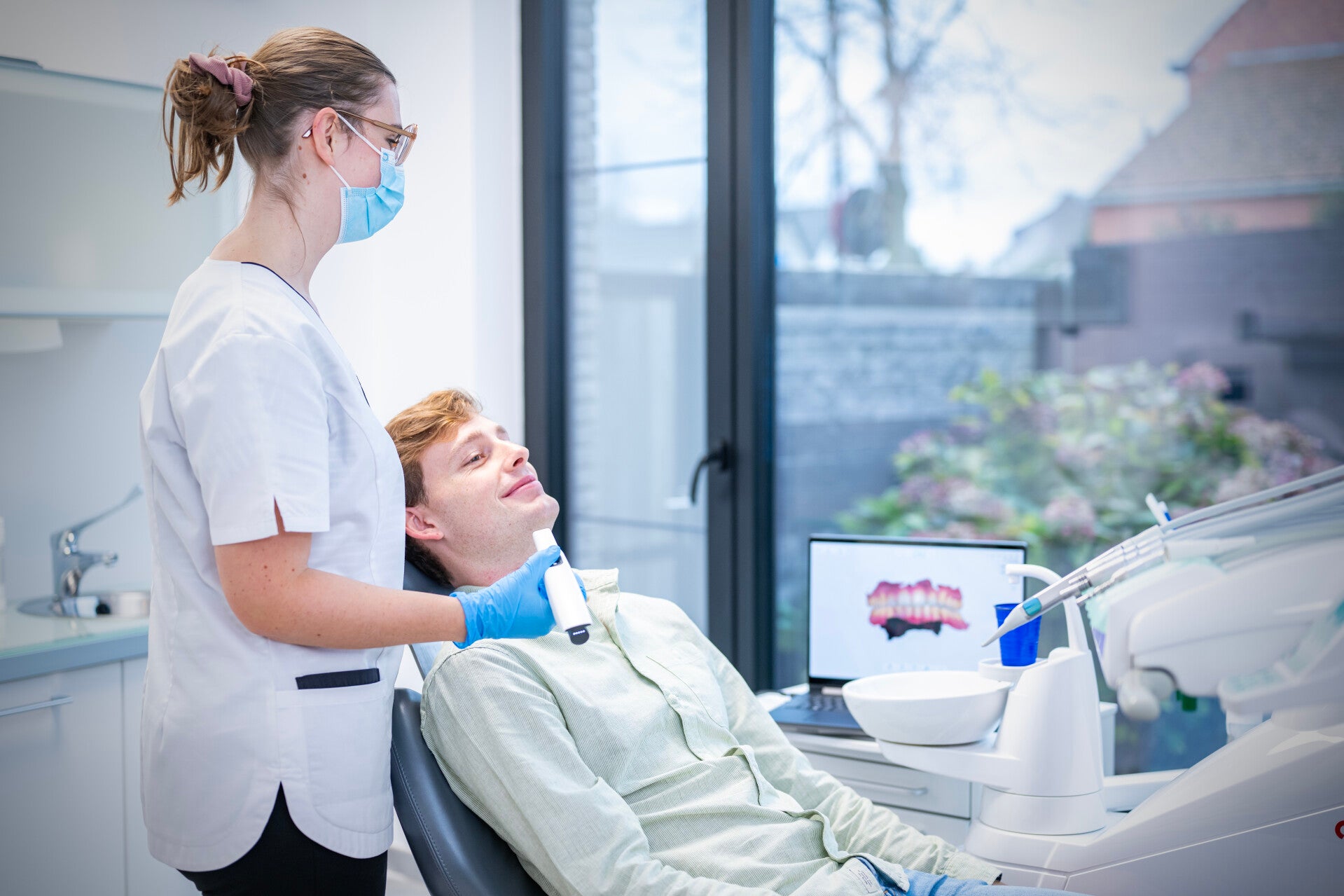 Tandarts, Bornem, Tand, Tandheelkunde, kroon en brugwerk, Protheses, Sabine de Bruyne, Sofie Tierens, Breeven, Tandartspraktijk Breeven