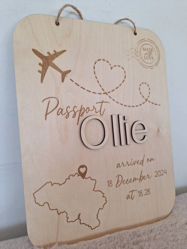 Gepersonaliseerd geboortebord adhv geboortekaartje