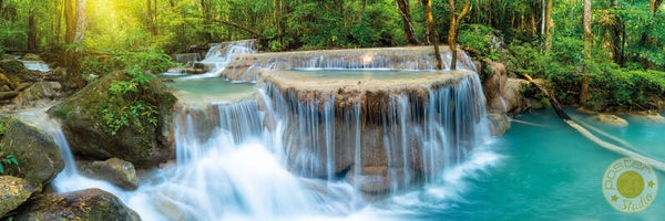 Waterval in bos, Thailand