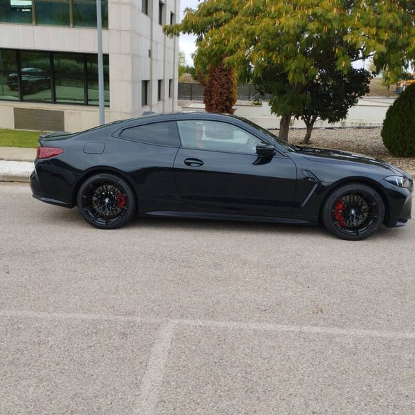 BMW M4 COMPETITION