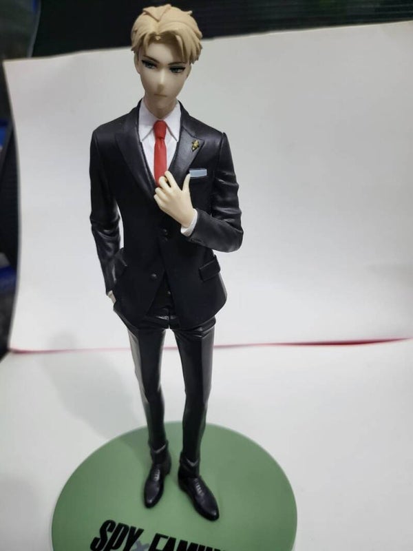 Figura de Loid Spy Family