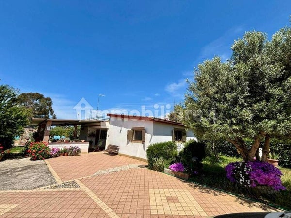 Villa unifamiliare via Miscano, Campo di Carne - Pantanelle, Aprilia