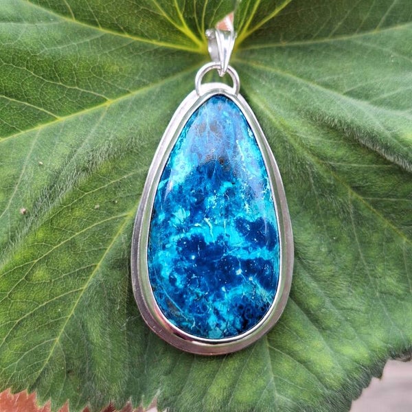 Pendentif azurite-shattukite avec requin baleine