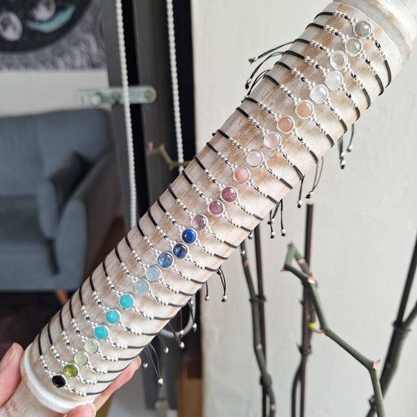 Bracelets réglables avec intercalaire en pierre