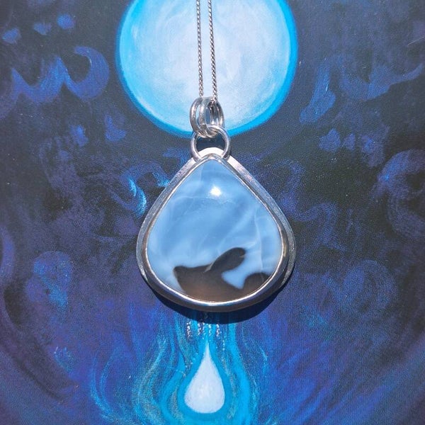 Pendentif opale bleu Owyhee et lapin
