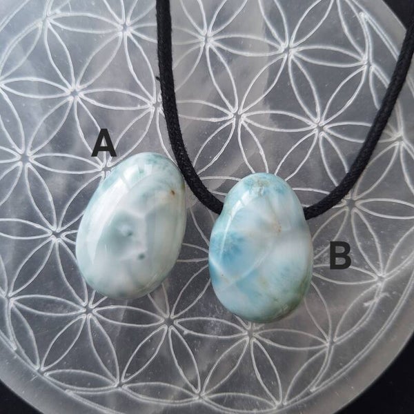 Pendentif percé en larimar