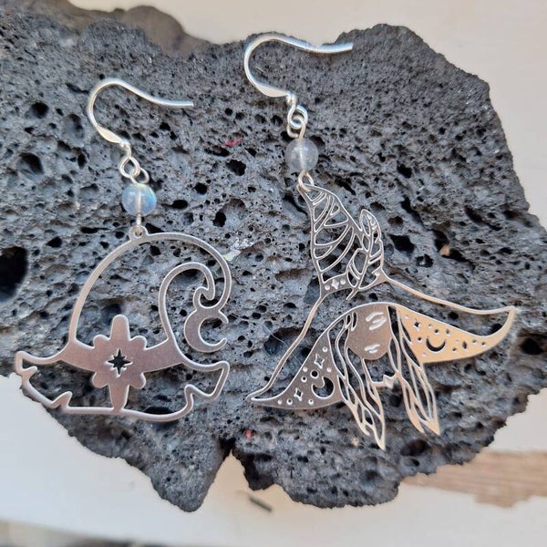 Boucles d'oreilles désaccordées sorcière et labradorite