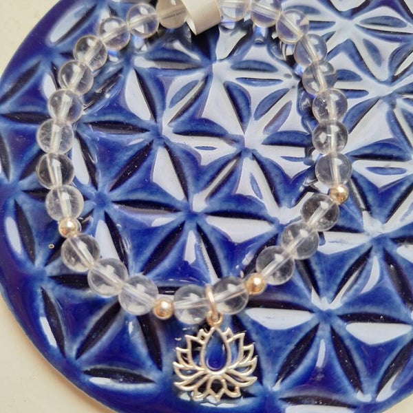 Bracelet en cristal de roche et lotus