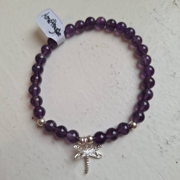 Bracelet en améthyste avec libellule