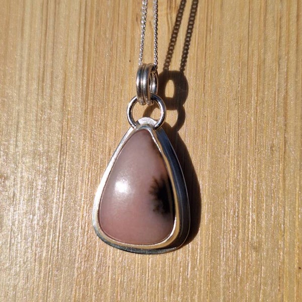 Pendentif opale rose des Andes