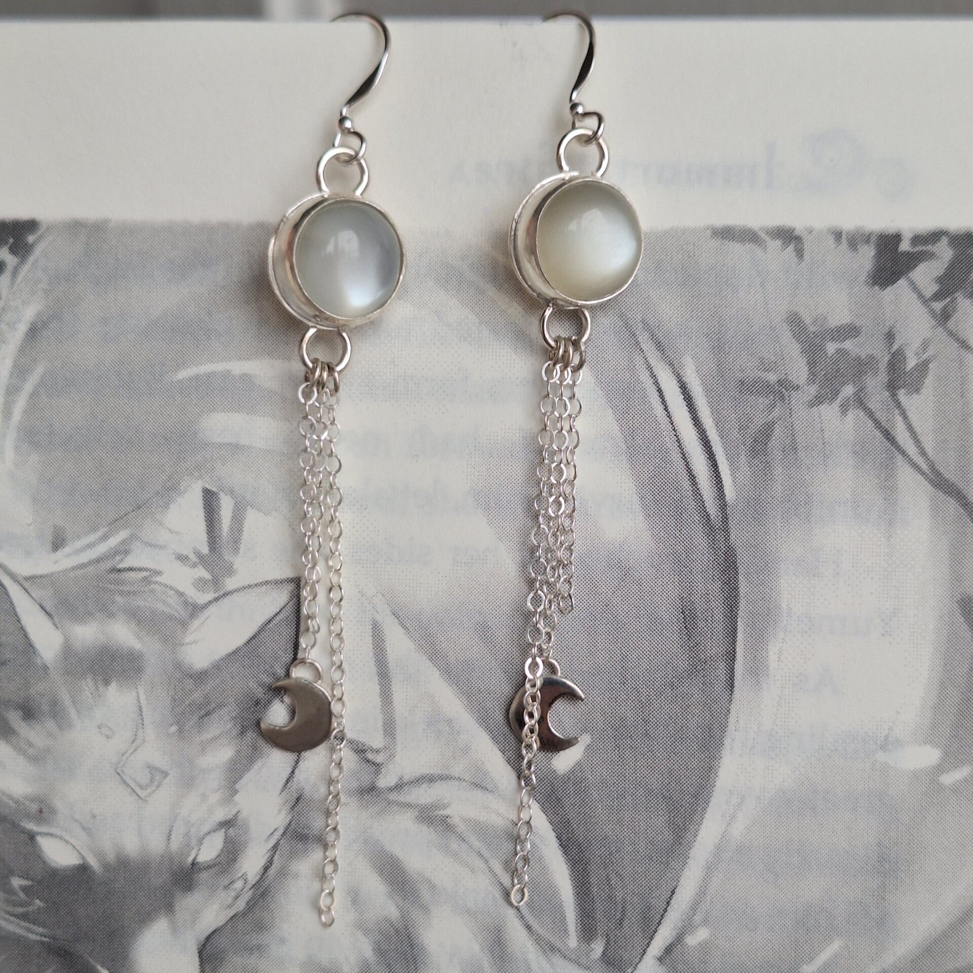 Boucles d'oreilles avec pierre de lune blanche