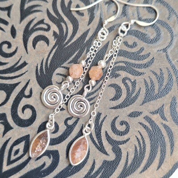 Boucles d'oreilles double chaînettes - pierre de soleil