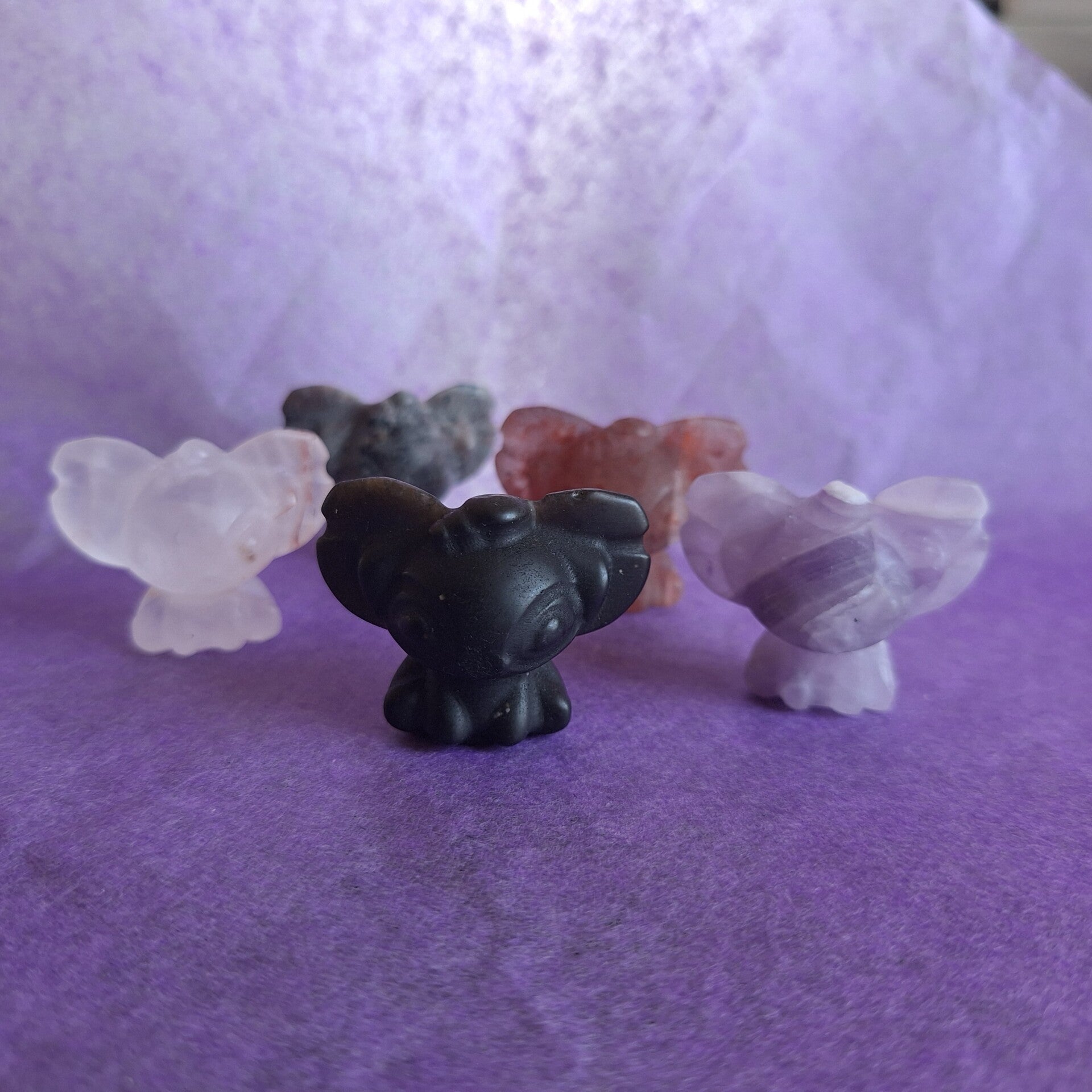Petits aliens en pierre