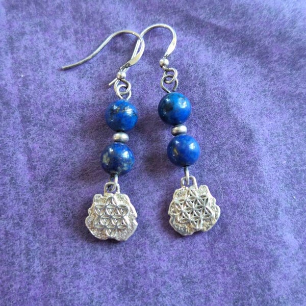 Boucles d'oreilles fleur de vie avec lapis-lazuli