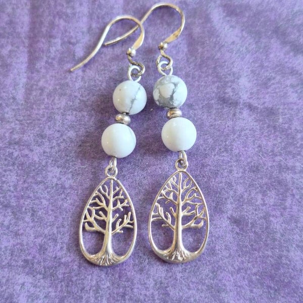 Boucles d'oreilles arbre de vie et howlite