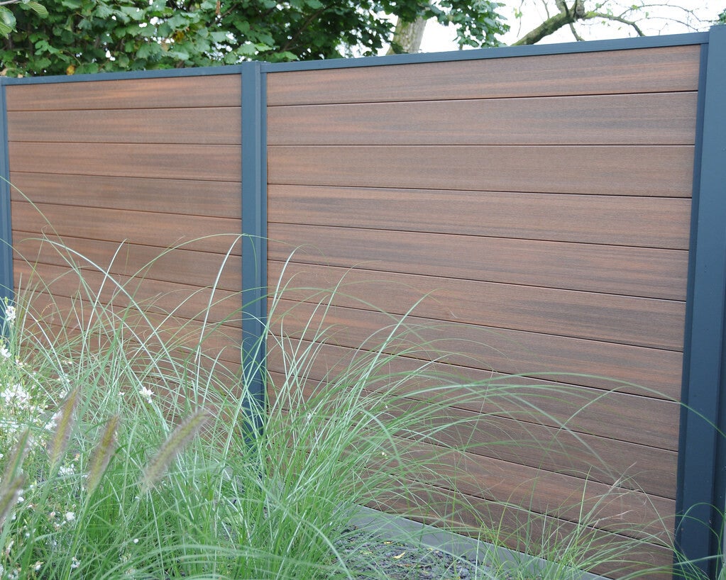 Clôture WPC BOSTON Exotics faibles IPE H183xL175 cm avec poteaux sur platine