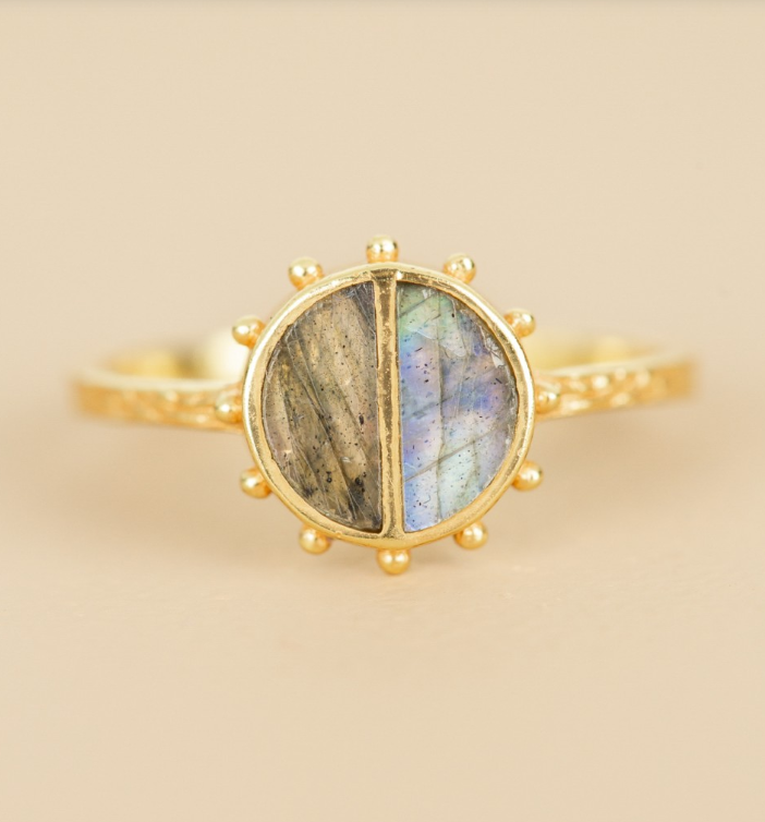 Muja Juma Ring Halfrond