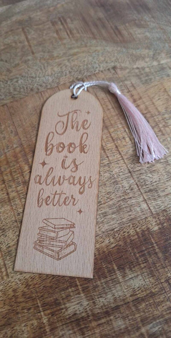 Bladwijzer hout 'The book is always better'