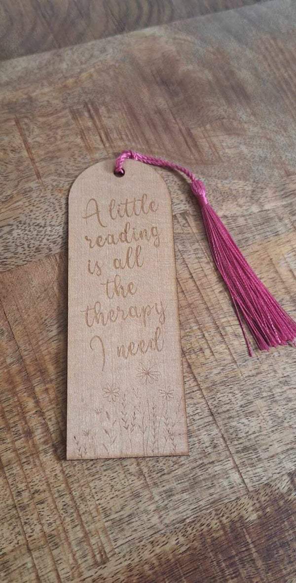 Bladwijzer hout 'A little reading is all the therapy i need'