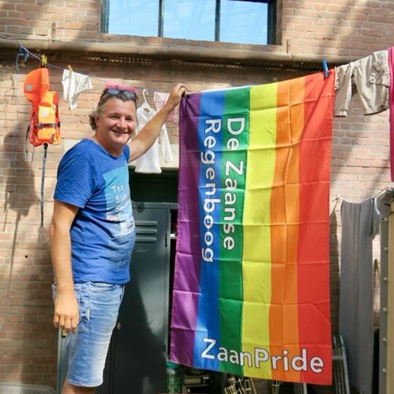 20200620ZaanseRegenboogVlaggenDag12.jpg