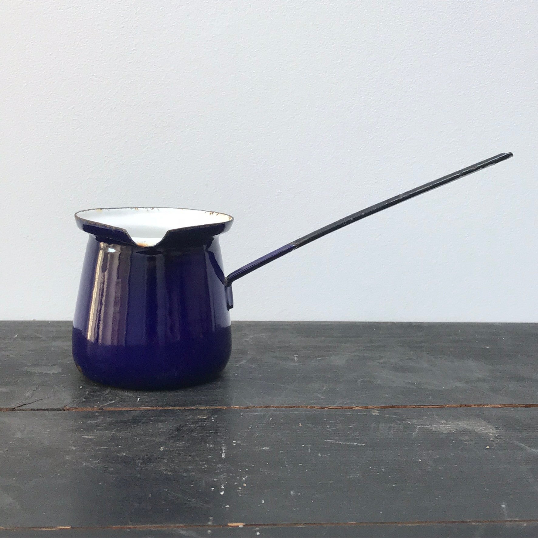 Schenkkannetje helblauw emaille