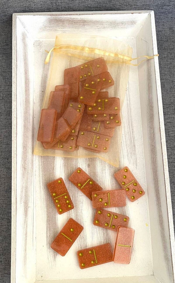 Domino-Steine gold