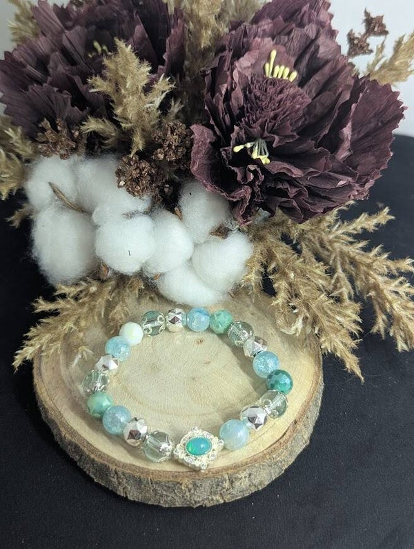 Armband Türkis mit Charm "Brosche"